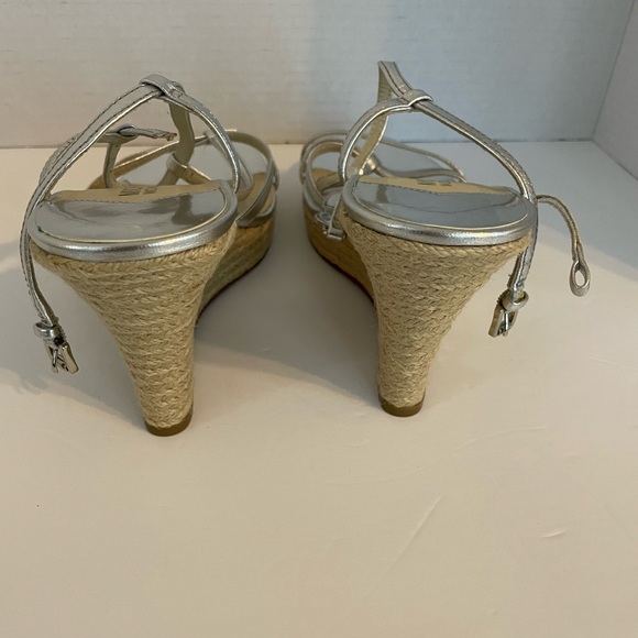 Michael Kors Women's Kami T Strap wedge silver sandals size 10 NIB - Picture 6 of 7